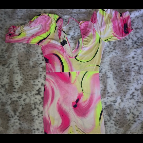 NWOT Plus Abstract Ruched Dress - Picture 8 of 11